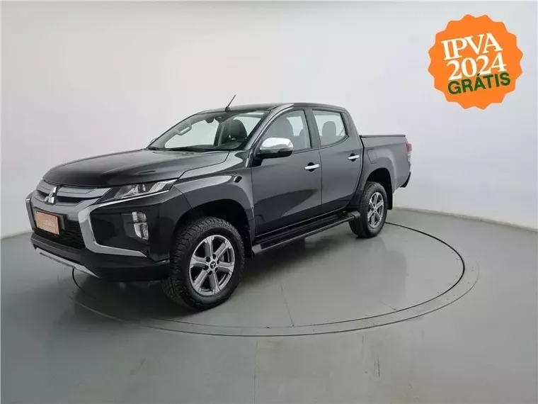 Mitsubishi L200 Triton Preto 5