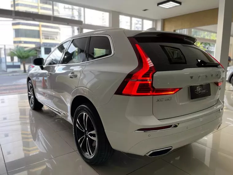 Volvo XC60 Branco 12