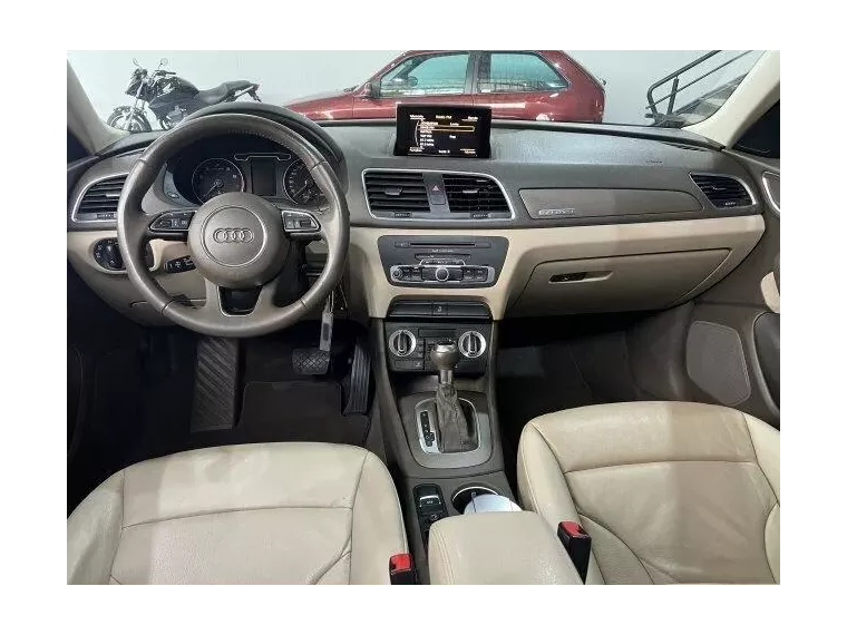 Audi Q3 Preto 4