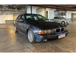 BMW 528i