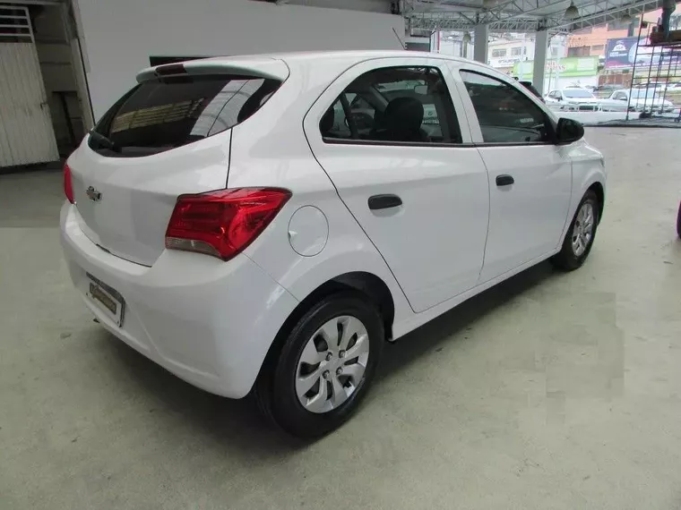 Chevrolet Onix Branco 6