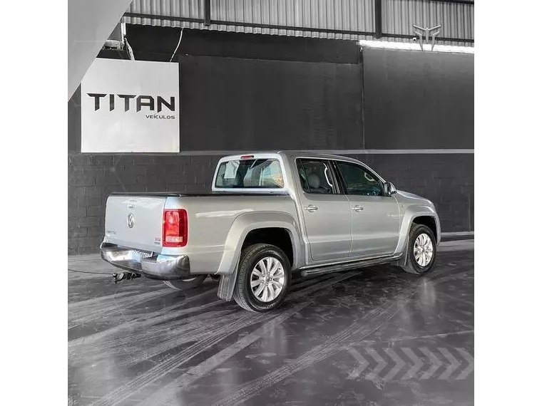 Volkswagen Amarok Prata 10