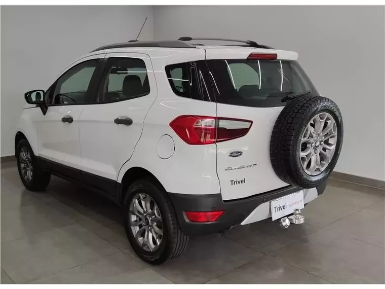 Ford Ecosport Branco 4