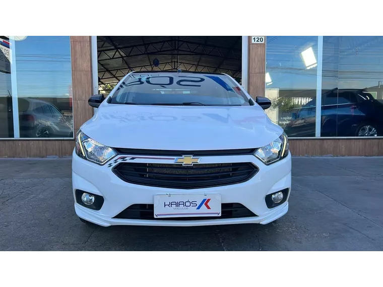 Chevrolet Onix Branco 10