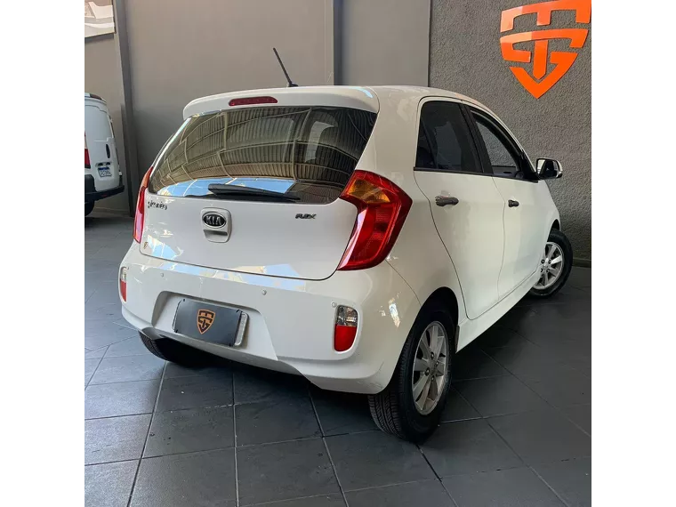 KIA Picanto Branco 11