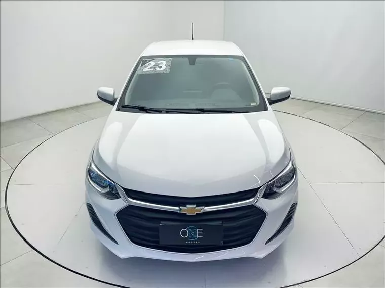 Chevrolet Onix Branco 13