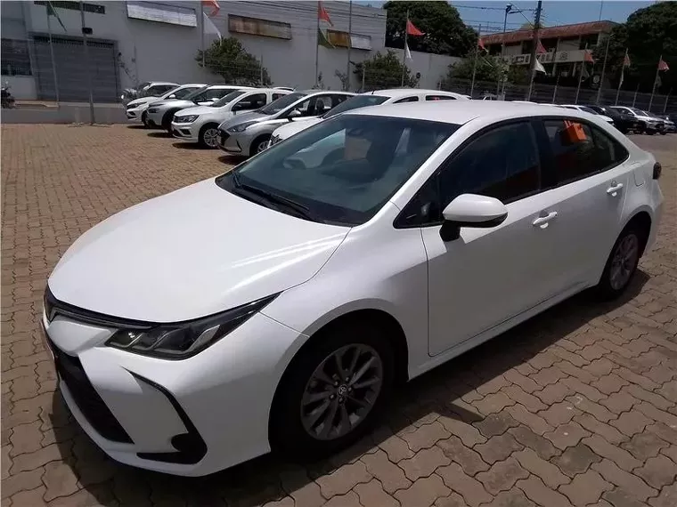 Toyota Corolla Branco 1