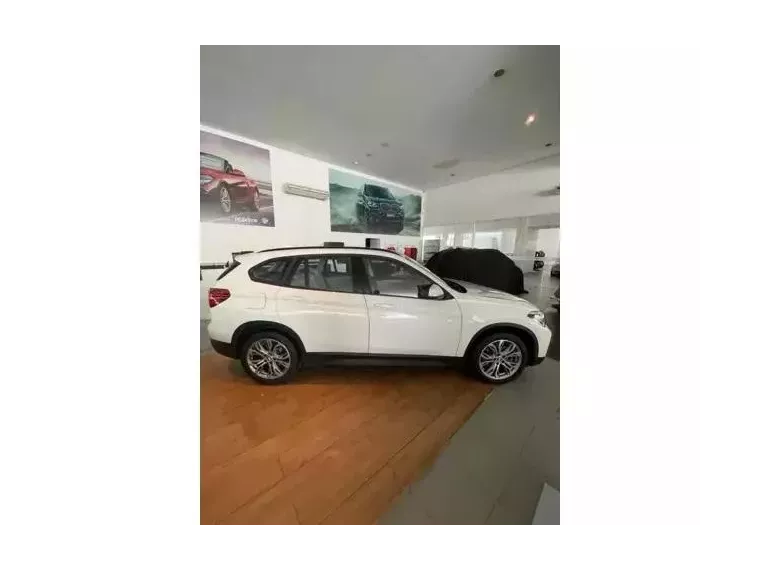 BMW X1 Branco 4