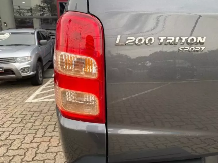 Mitsubishi L200 Triton Cinza 8