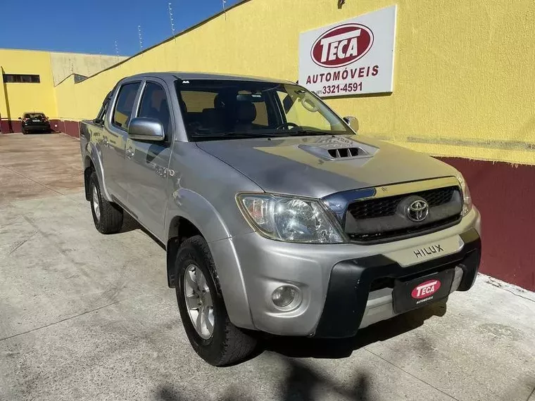 Toyota Hilux Prata 1