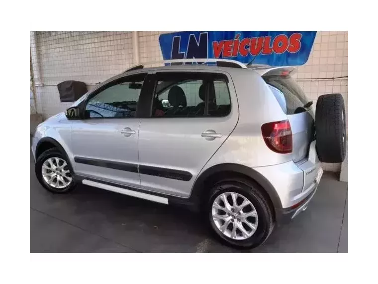 Volkswagen Crossfox Prata 4