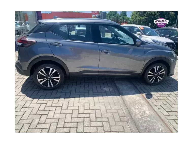 Nissan Kicks Cinza 1