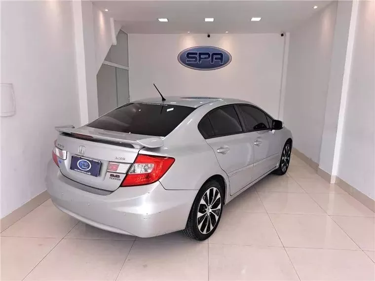 Honda Civic Prata 1