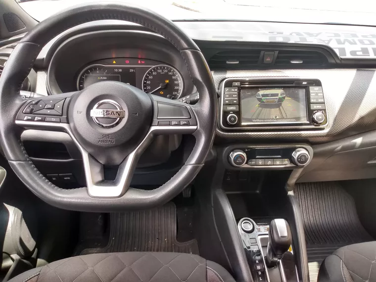 Nissan Kicks Preto 8