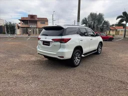 Toyota Hilux SW4