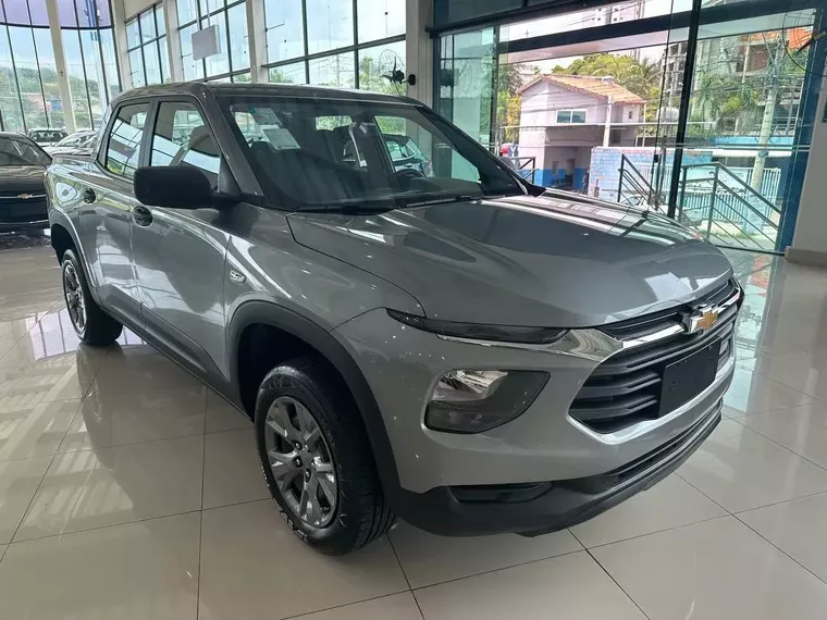 Chevrolet Montana Prata 3