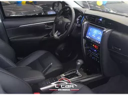 Toyota Hilux SW4