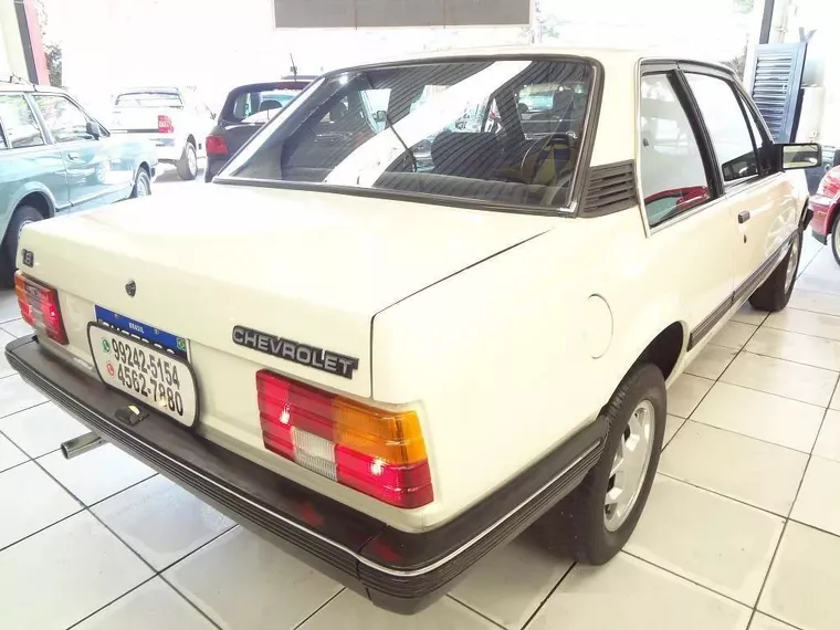 Chevrolet Monza Branco 6