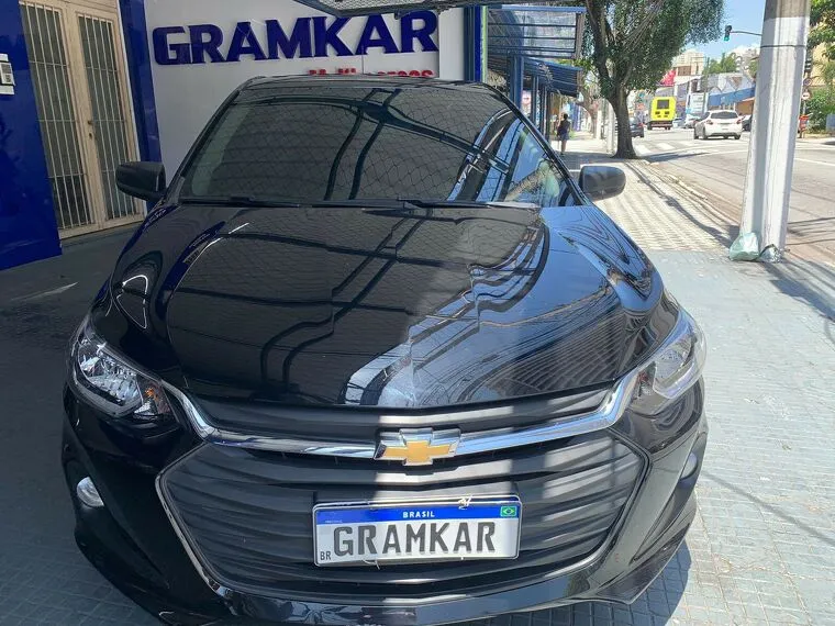 Chevrolet Onix Preto 2