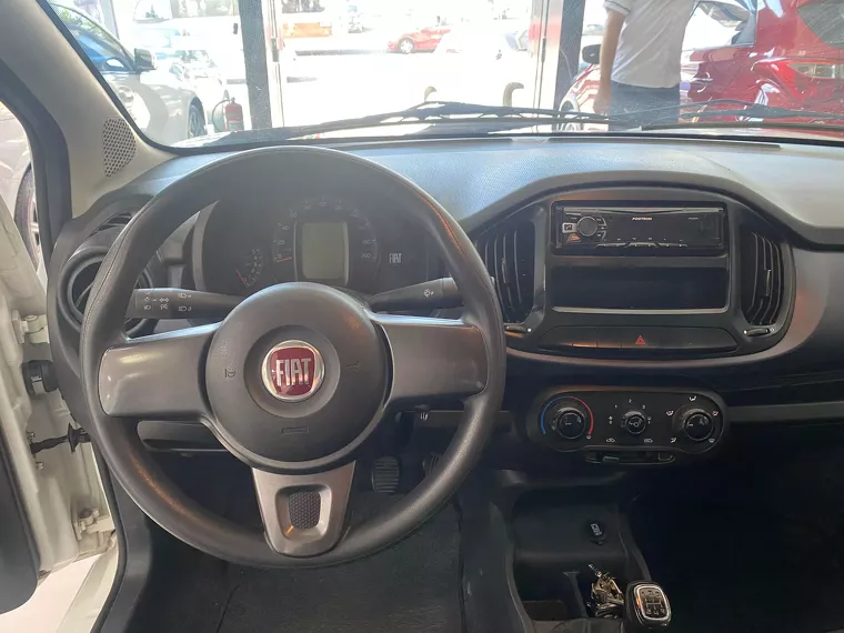 Fiat Uno Branco 13