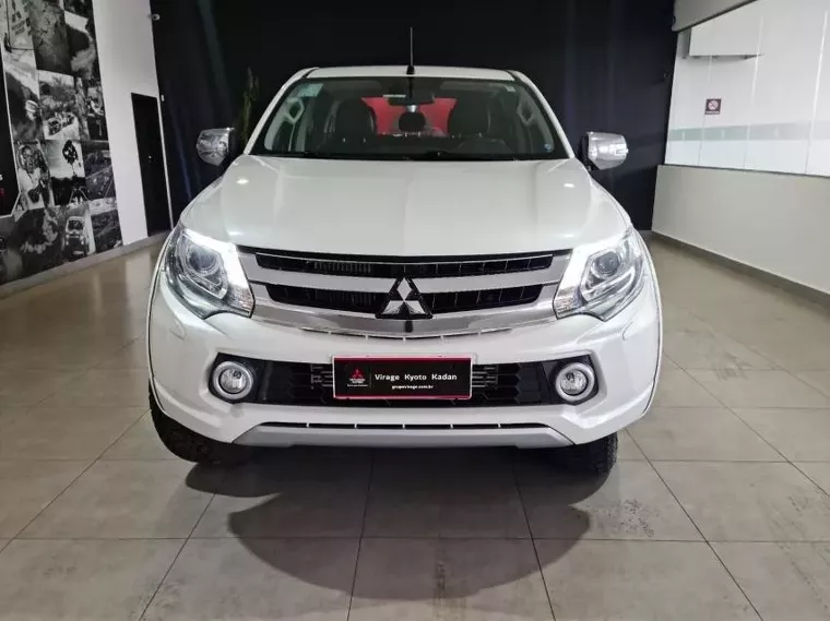 Mitsubishi L200 Triton Branco 16