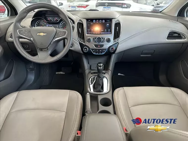 Chevrolet Cruze Prata 3