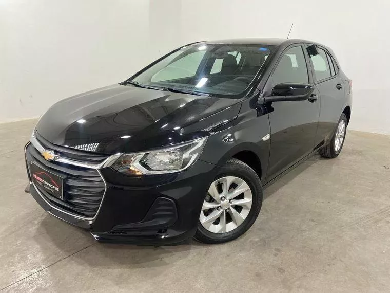 Chevrolet Onix Preto 7