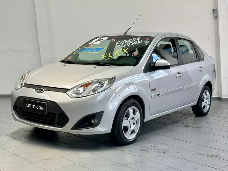 Ford Fiesta Prata 9