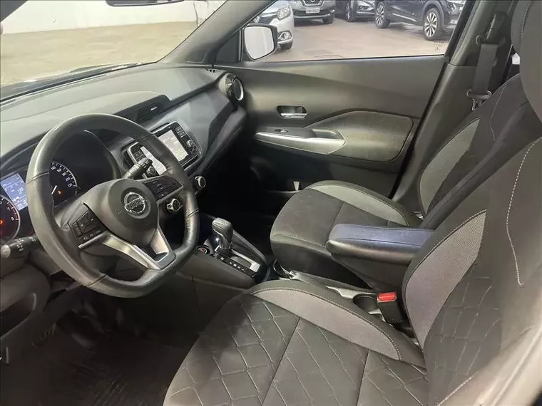 Nissan Kicks Preto 8