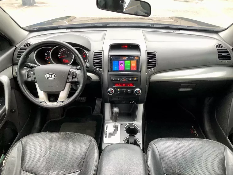 KIA Sorento Preto 8