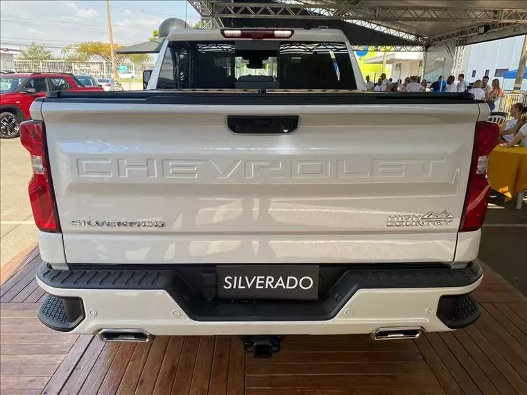 Chevrolet Silverado Branco 13