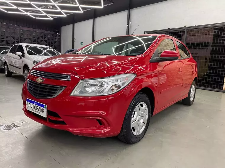 Chevrolet Onix Vermelho 4