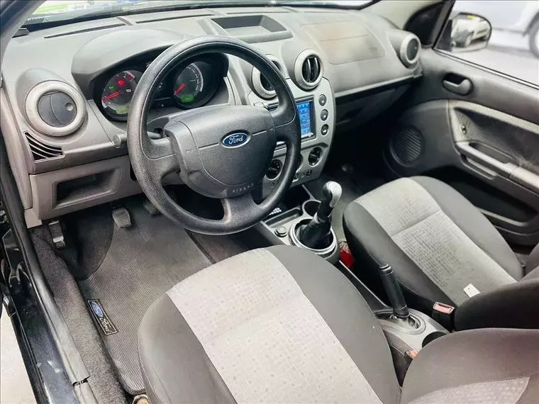 Ford Fiesta Preto 11