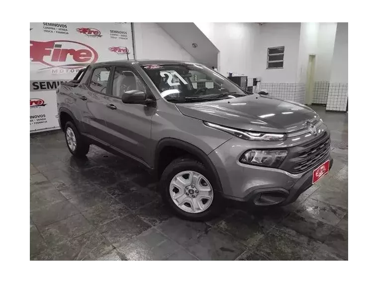 Fiat Toro Cinza 1