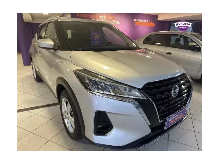 Nissan Kicks Prata 4