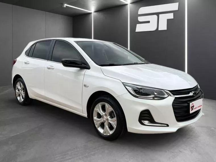 Chevrolet Onix Branco 1