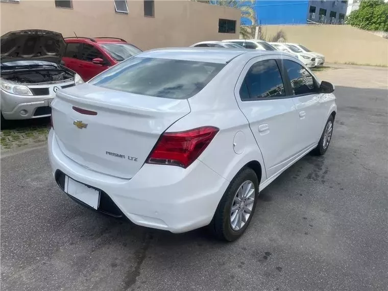 Chevrolet Prisma Branco 6