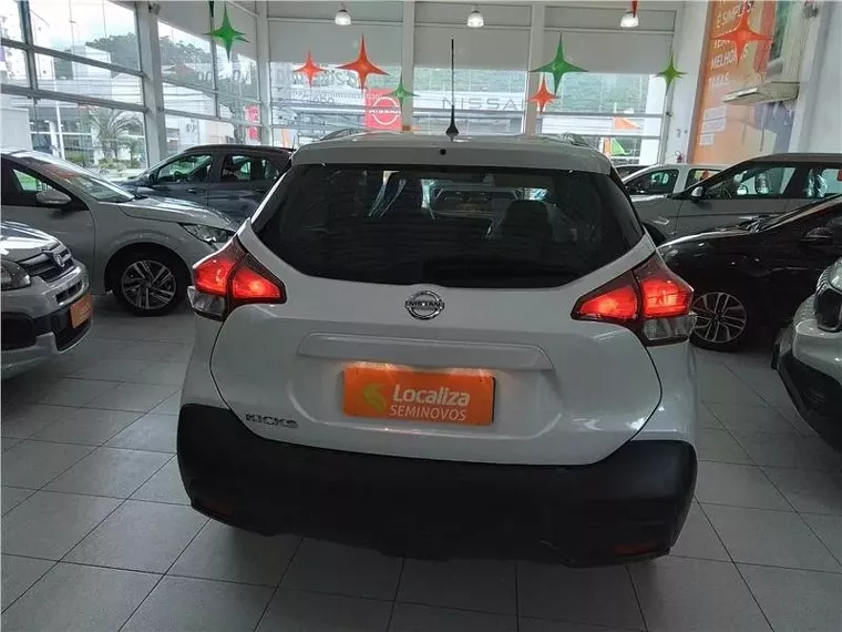 Nissan Kicks Branco 2