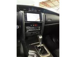 Toyota Hilux SW4