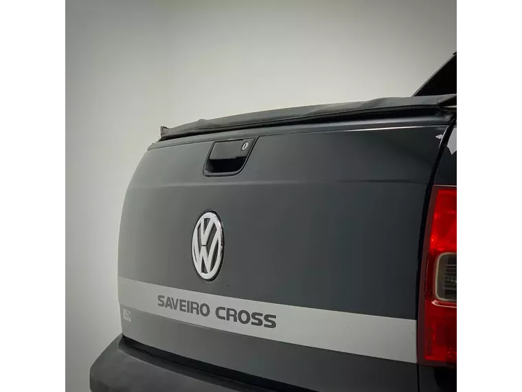 Volkswagen Saveiro Preto 12