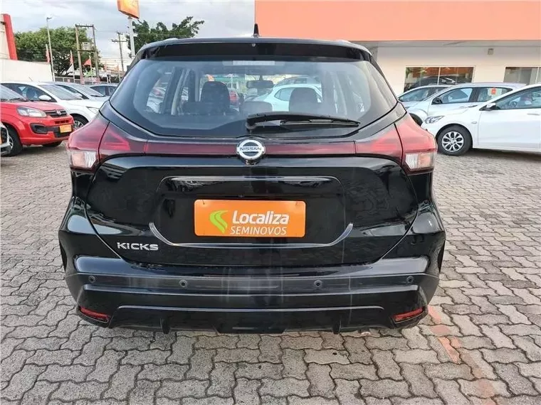 Nissan Kicks Preto 2