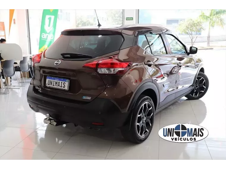 Nissan Kicks Marrom 12