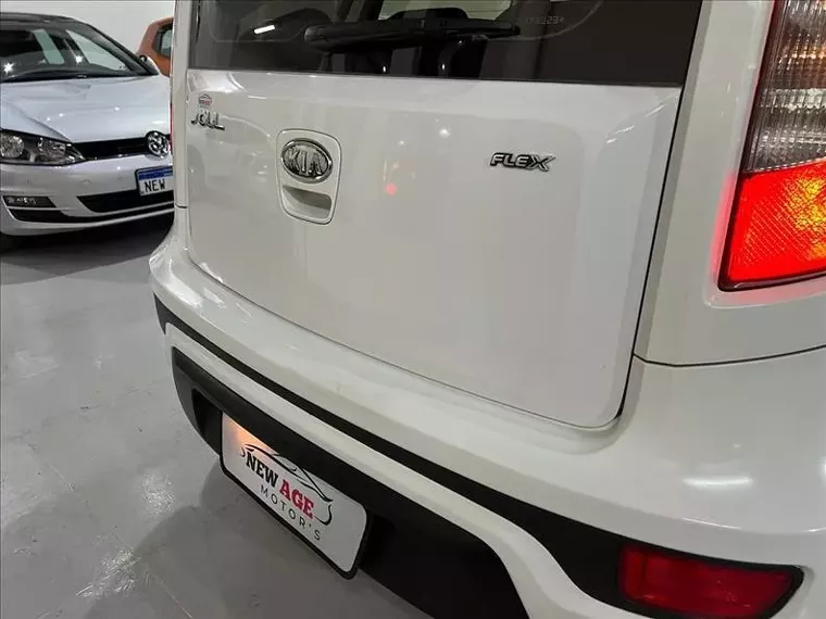 KIA Soul Branco 16