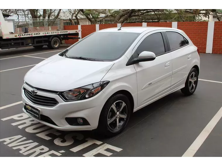 Chevrolet Onix Branco 7