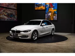 BMW 320i