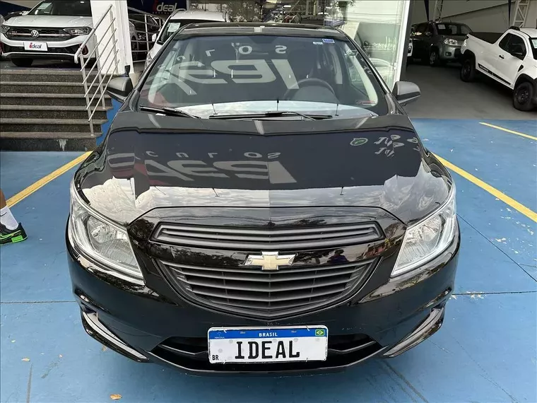 Chevrolet Onix Preto 2