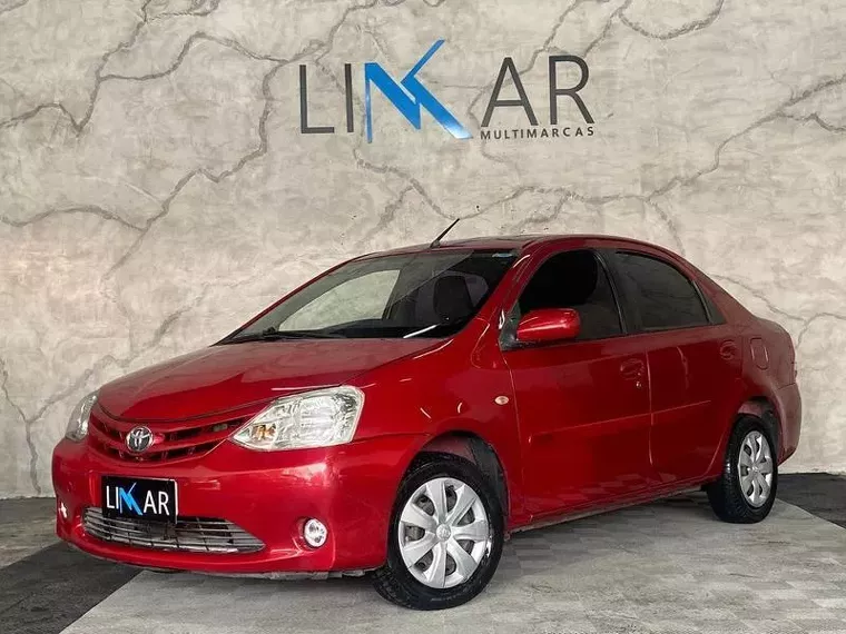 Toyota Etios Vermelho 1