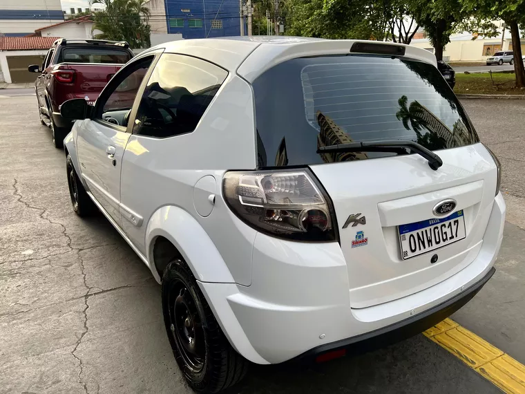 Ford KA Branco 9