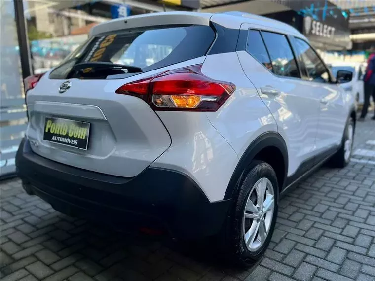 Nissan Kicks Branco 4