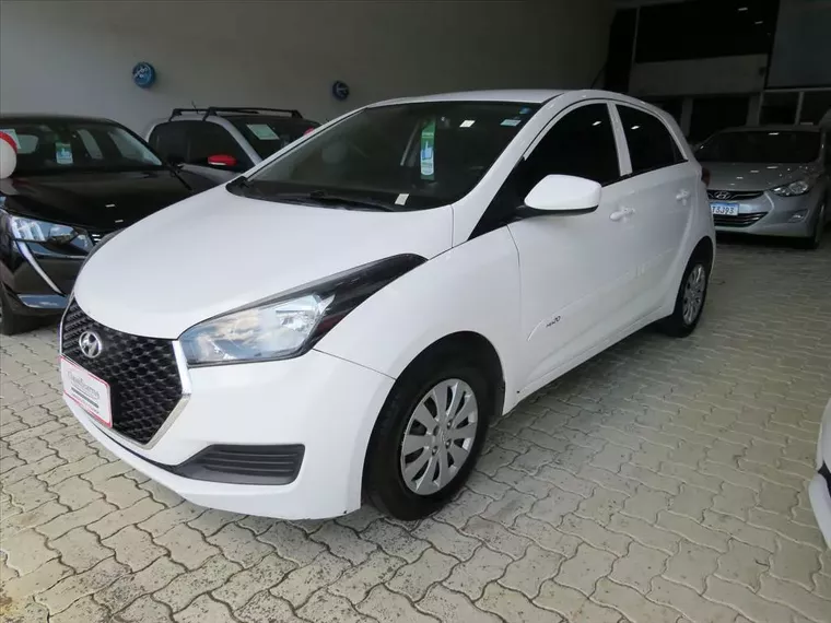 Hyundai HB20 Branco 13